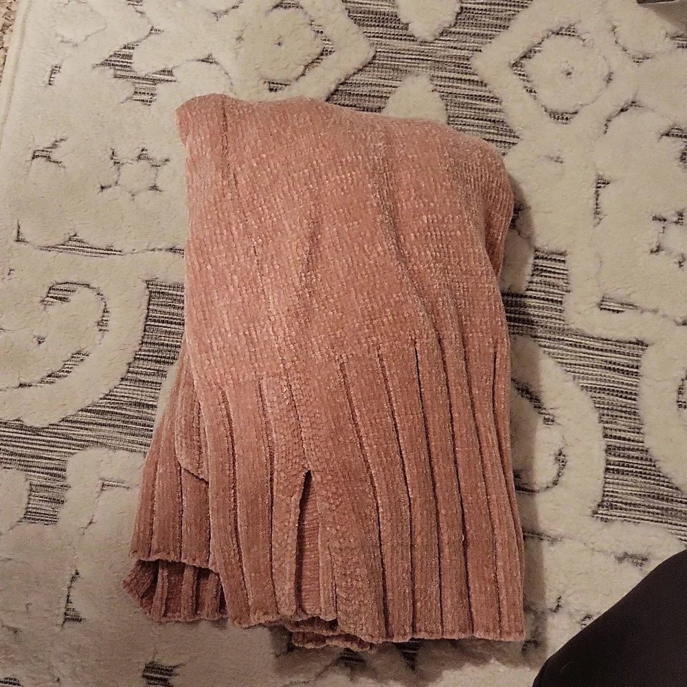 Sweater - Picture 5 of 5